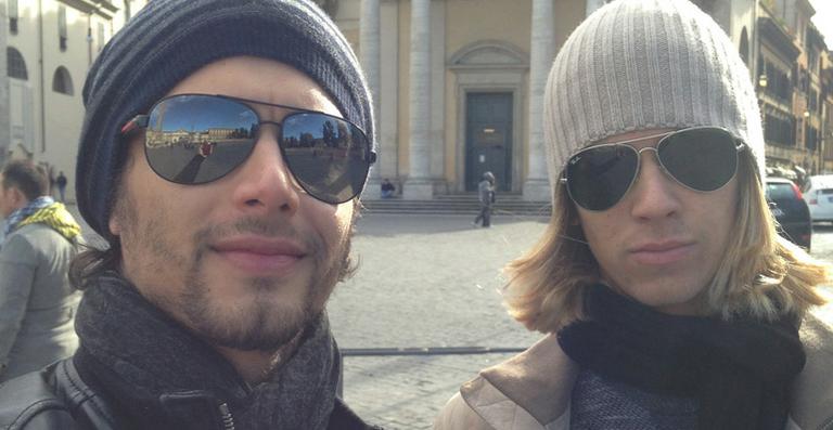 Jesus Luz visita o Coliseu com o irmão, Reynan