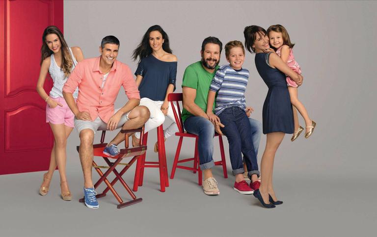 Fernanda Machado, Tatá Werneck e outros famosos aparecem juntos em campanha fahion de Natal