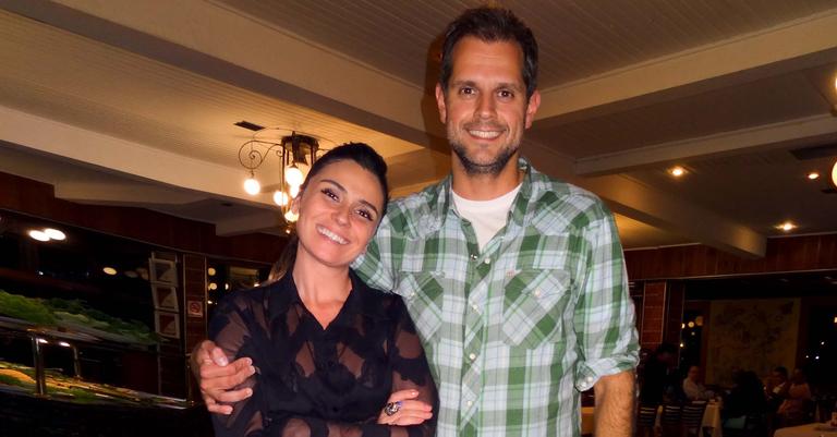 Giovanna Antonelli ganha camisa do Flamengo para bazar beneficente