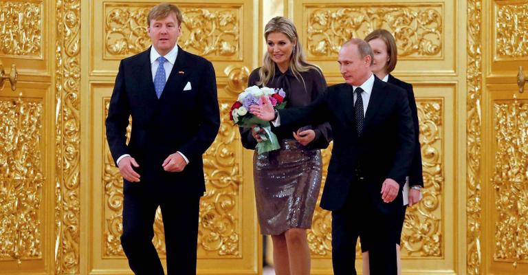 Reis Willem-Alexander e Máxima são recebidos em Moscou