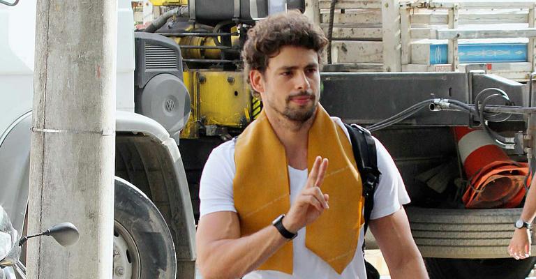 Cauã Reymond fala do seu dia a dia sem Grazi Massafera