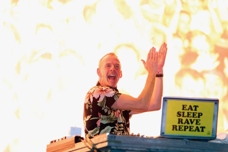 Fatboy Slim toca no litoral paulista e demonstra o amor pelo Brasil
