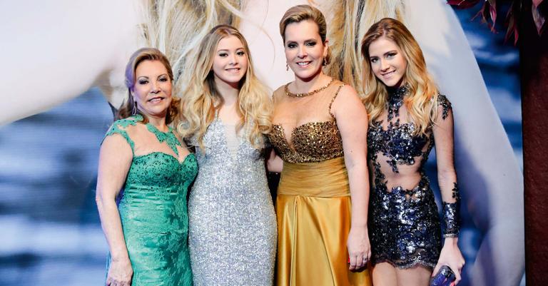Hanna Romanazzi festeja os 15 anos da irmã