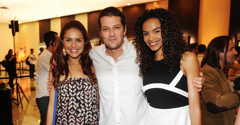 Paloma Bernardi e Lucy Ramos na pré-estreia de Crô – O Filme