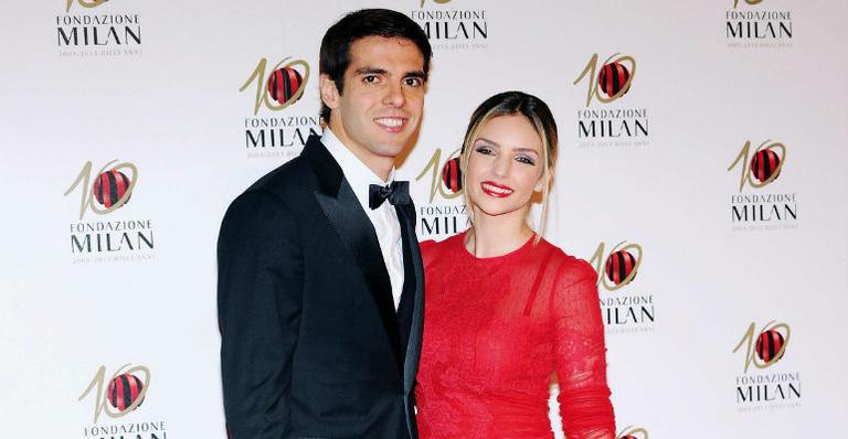 Kaká e Carol Celico participam do 10º aniversário da Fondazione Milan