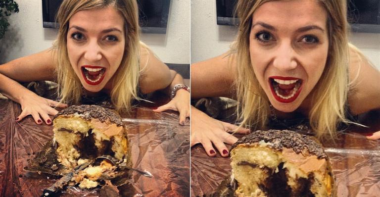 Luiza Possi deixa a dieta de lado e ataca panetone