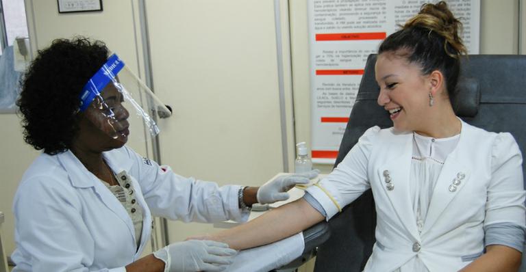Priscilla Alcantara participa da Semana Nacional de Doação de Sangue