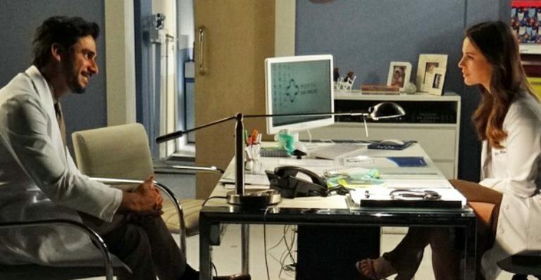 Amor à Vida: Jacques pede promoção para Paloma e diz que sai com Pilar