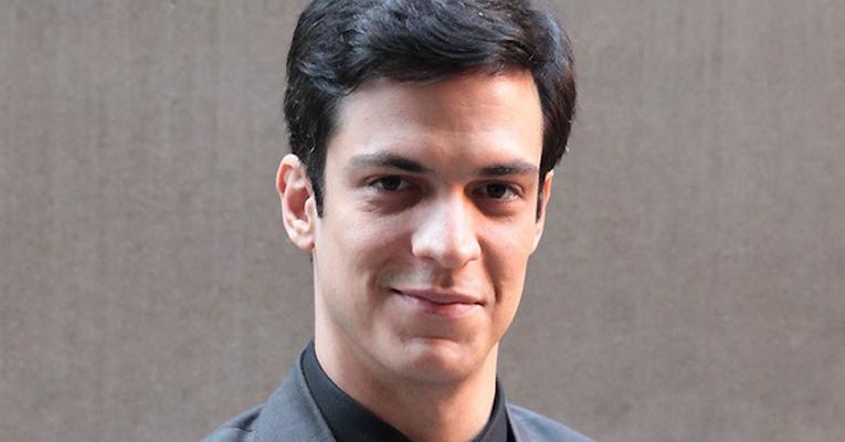 Mateus Solano dá apelido para beijo de Félix e Niko em Amor À Vida