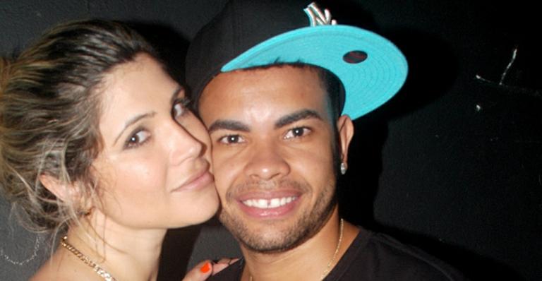Dentinho e Danielle Souza serão pais de duas meninas