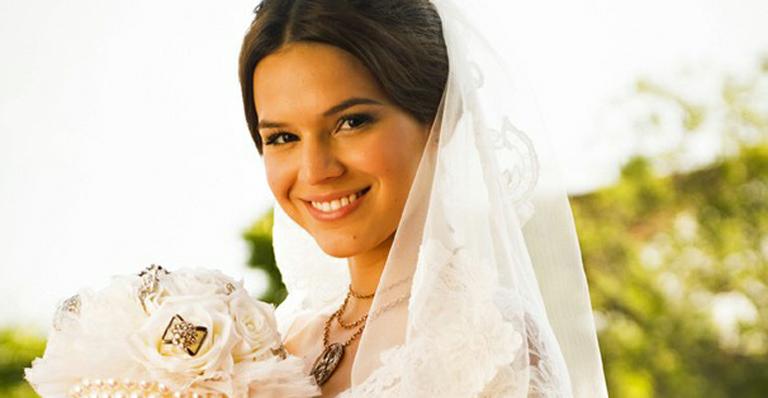 Bruna Marquezine vestida de noiva na novela Em Família