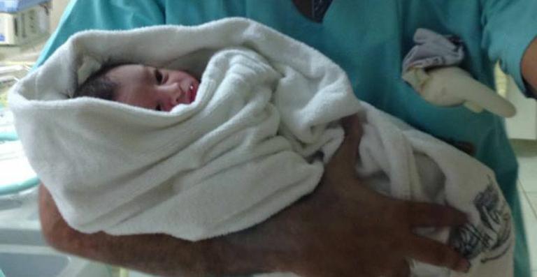 Nasce David, o segundo filho de Luciano Szafir