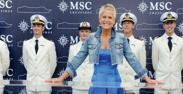 Ao lado do namorado, Junno, Xuxa inaugura temporada do navio Preziosa no País