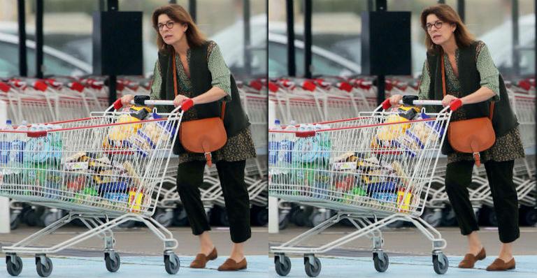 Princesa Caroline dispensou seguranças e foi sozinha a um supermerdaco