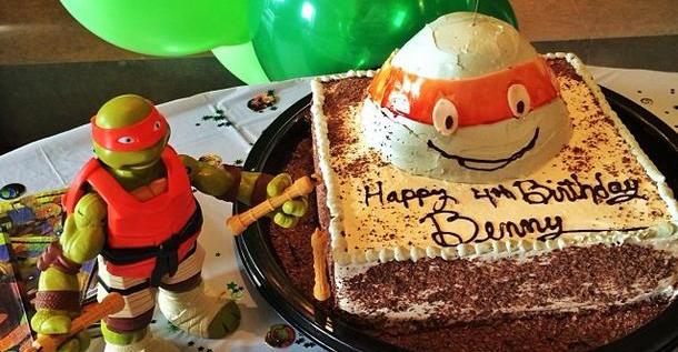 Gisele Bündchen comemora aniversário de quatro anos do filho com bolo personalizado