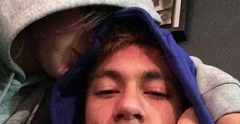Após trocas de mensagens misteriosas, Neymar diz: “O amor nunca acaba”