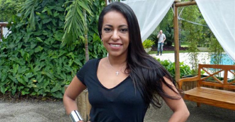 Samantha Schmutz admite pagamento a taxista com nota cenográfica: “Desculpa”