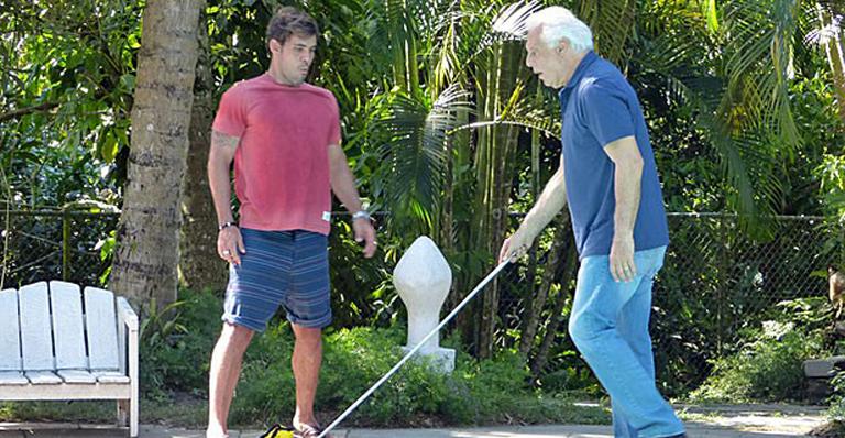 Amor à Vida: Ninho quase mata César afogado na piscina