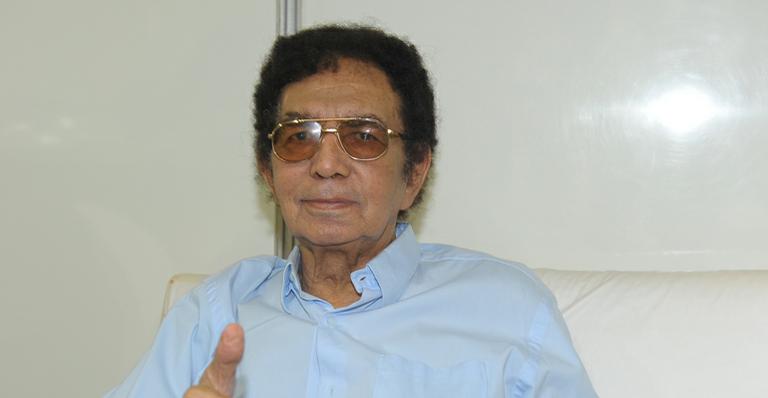 Cantor Reginaldo Rossi morre aos 69 anos de idade