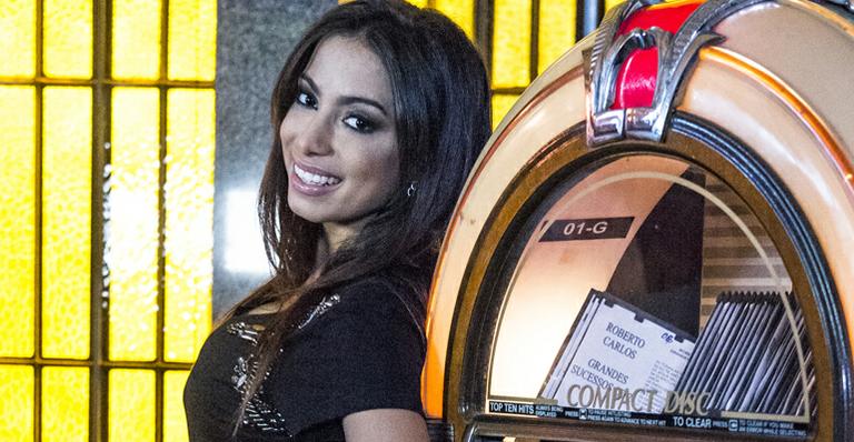Amor à Vida: Anitta canta e dança no Bar dos Médicos