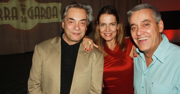 Mauro Naves e sua mulher Patrícia vão a musical em São Paulo