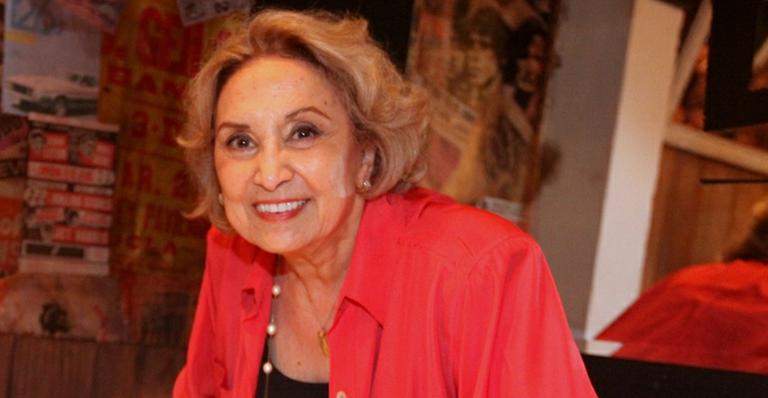 Atriz Eva Wilma comemora 80 anos e ganha festa da família e amigos