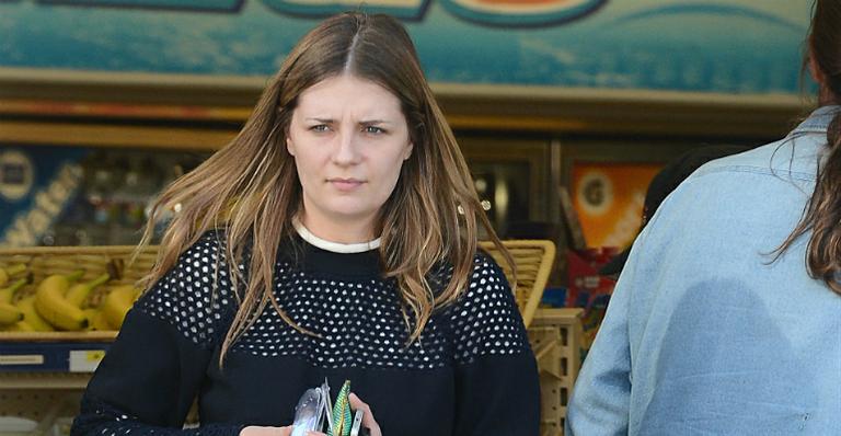 Estrela de ‘The O.C’, Mischa Barton aparece mais cheinha