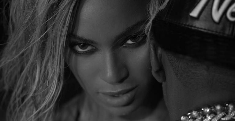Beyoncé divulga dois clipes do álbum surpresa. Assista!