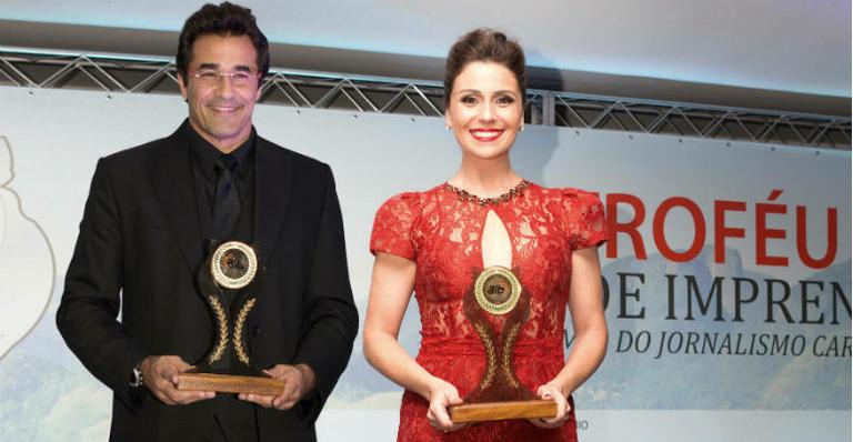 Giovanna Antonelli e Luciano Szafir participam da 9ª edição do Troféu AIB de Imprensa