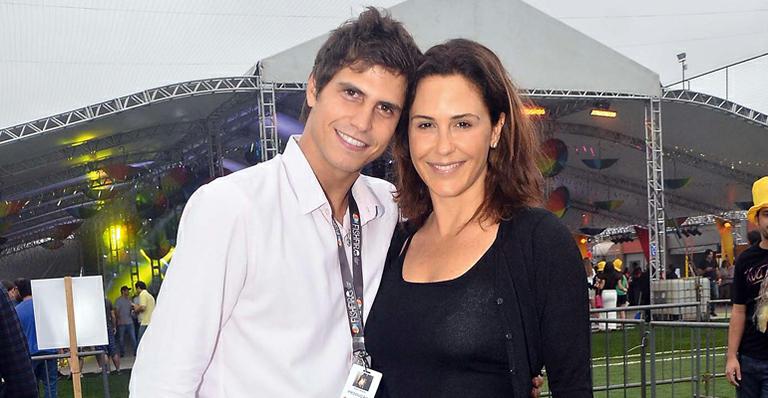Guilhermina Guinle curte a festa Farofada em São Paulo ao lado do irmão Pedro Braun