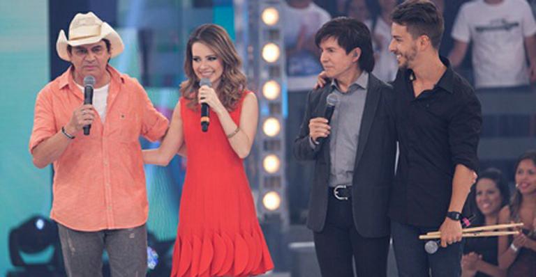Chitãozinho e Xororó apresentam programa ao lado de Sandy e Junior