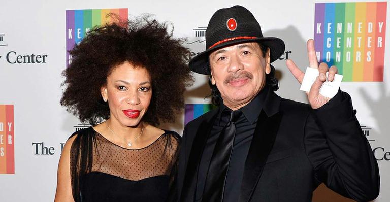 Carlos Santana é homenageado em tradicional evento de gala