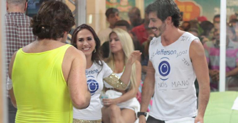Tatá Werneck grava na casa de vidro do BBB