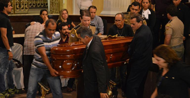 Viúva de cantor que morreu de câncer há 12 anos partiu oito meses após o marido