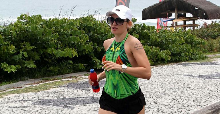 Antonia Fontenelle intensifica seu ritmo de malhação para o carnaval de 2014