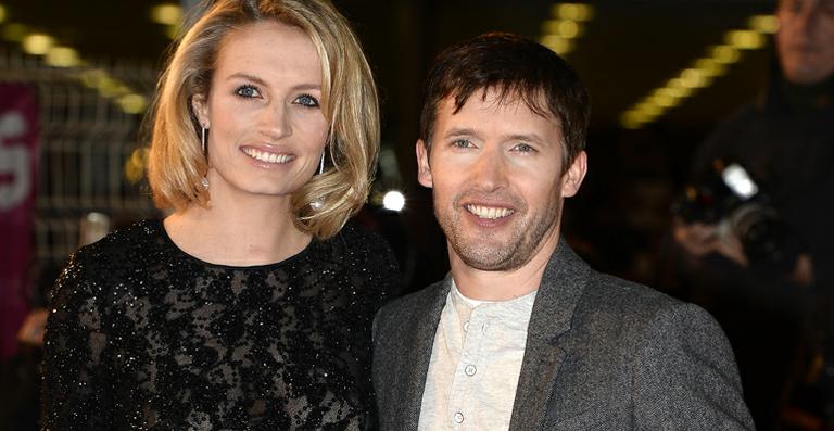 Cantor James Blunt se casa com a socialite Sofia Wellesley