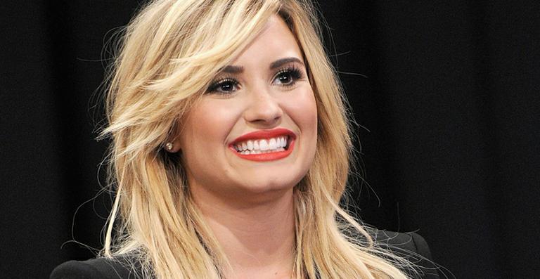 Após morte de Philip Seymour, Demi Lovato desabafa sobre uso de drogas