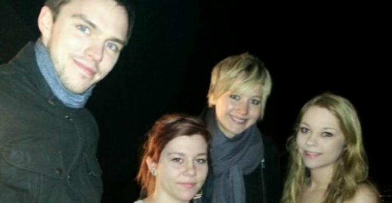 Jennifer Lawrence e Nicholas Hoult reatam namoro
