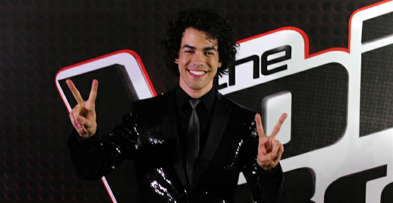Sam Alves fala sobre sua vida pessoal em conversa com fãs
