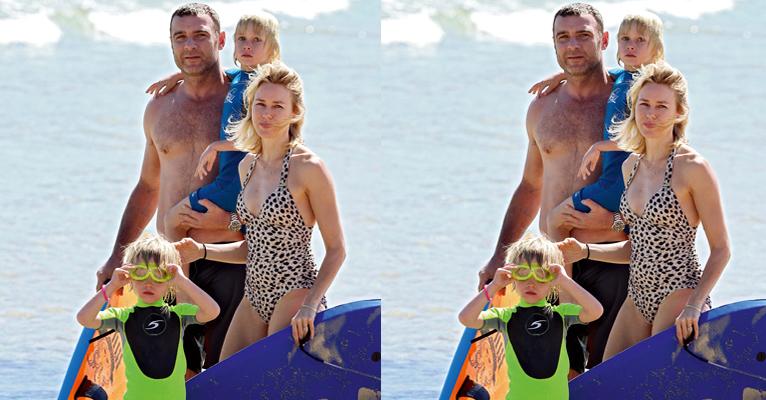 Naomi Watts retorna a Austrália para festas em família