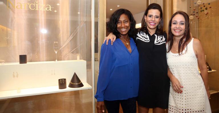 Narcisa Tamborindeguy lança coleção de joias em parceria com a cunhada Gisela Fiuza