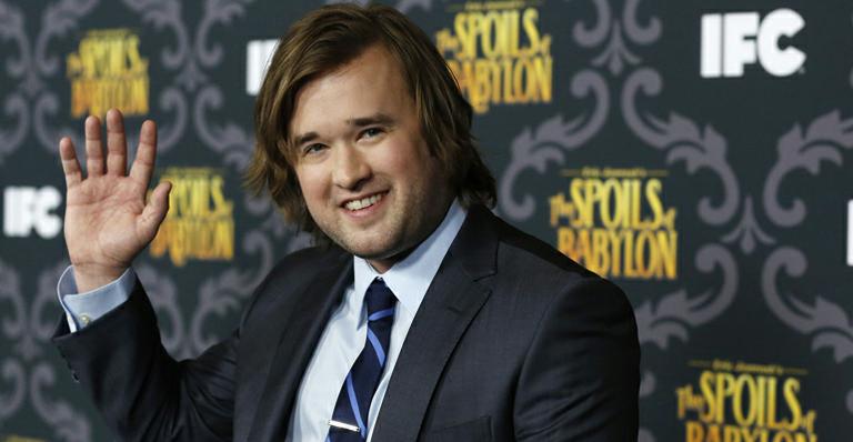 Haley Joel Osment, ator de ‘O Sexto Sentido’, surge mais cheinho