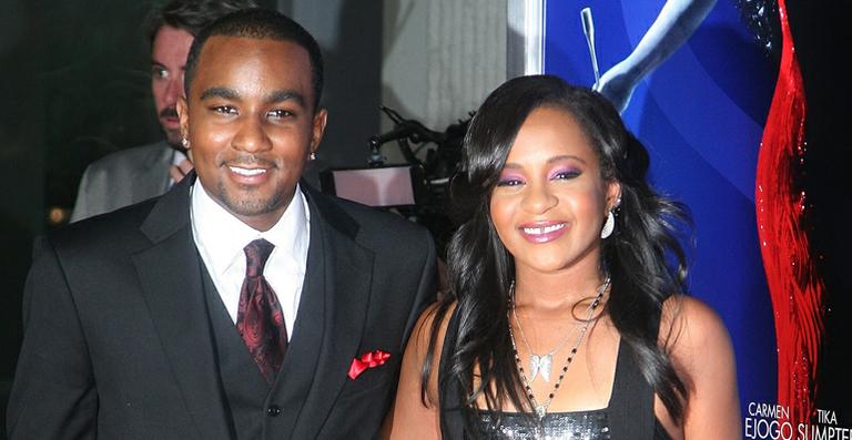 Bobbi Kristina, filha de Whitney Houston, se casa com o irmão adotivo