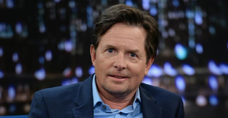 TV americana comete gafe com doença de Michael J. Fox e revolta internautas