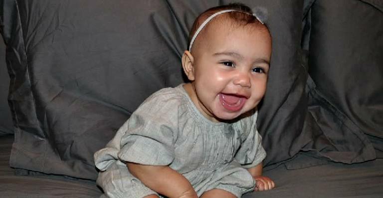 Kim Kardashian mostra novas fotos da filha, North West
