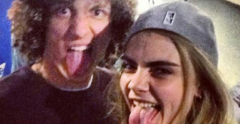 Modelo Cara Delevingne se declara para jogador David Luiz: “Eu te amo”