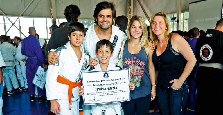 João Camargo se gradua faixa preta de jiu-jítsu em São Paulo