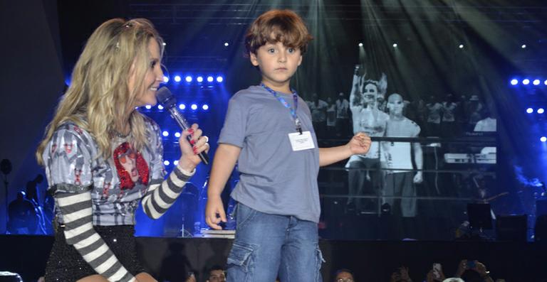 Claudia Leitte festeja o aniversário de 5 anos de Davi