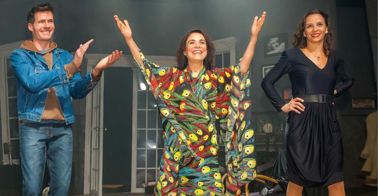 Regina Duarte reestreia nos palcos com a nova temporada de ‘Bem- Vindo, Estranho’