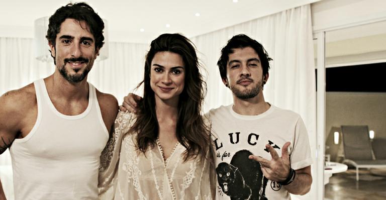 Thaila Ayala e Marcos Mion vivem casal em clipe da banda Aliados